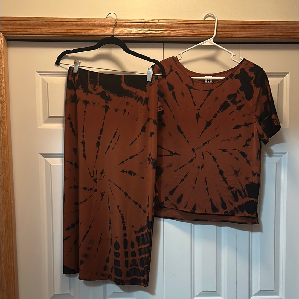 Tie-Dye Midi Skirt in Burnt Orange and Black